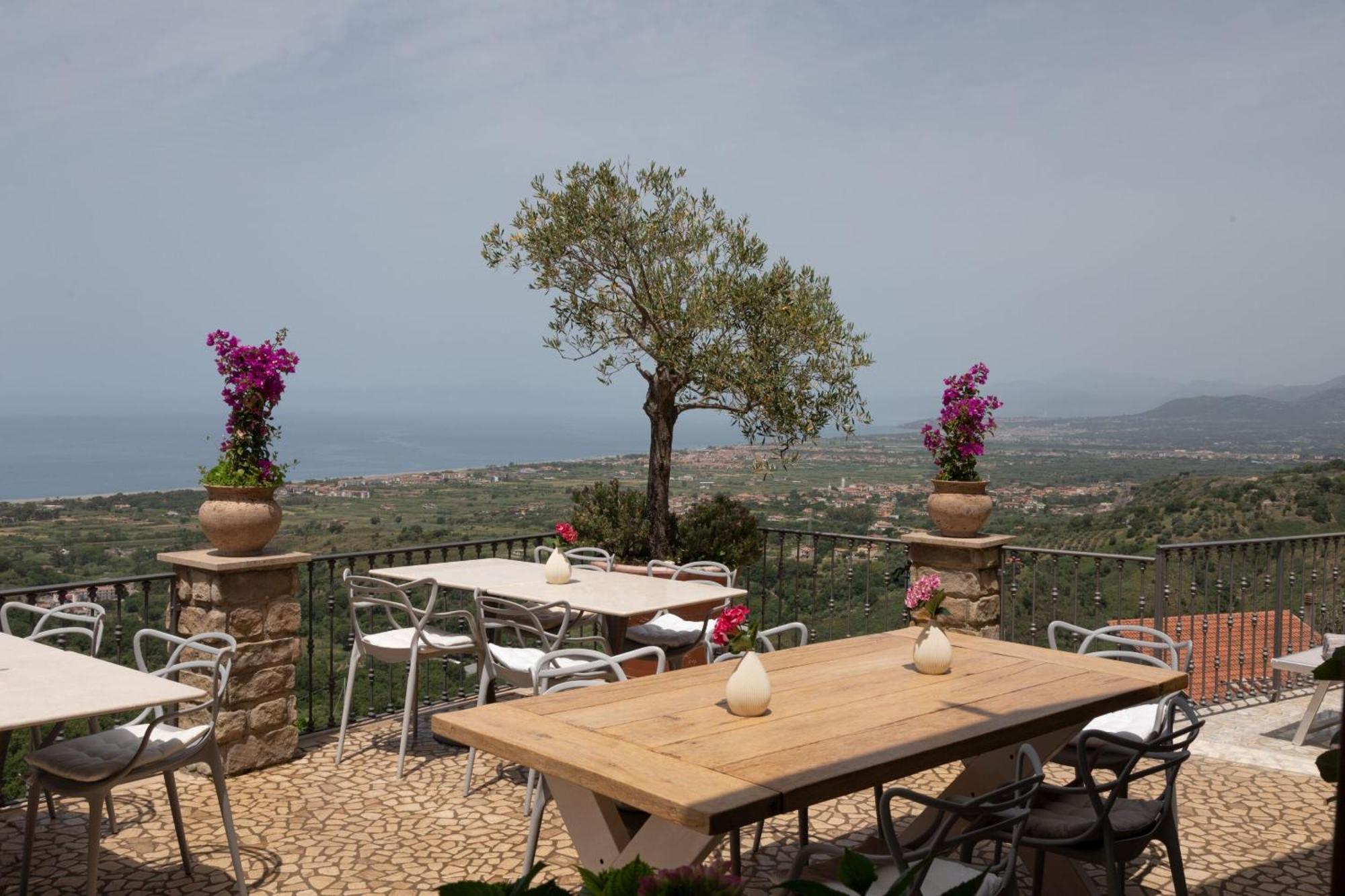 La Pastorella Boutique Hotel Маера Экстерьер фото