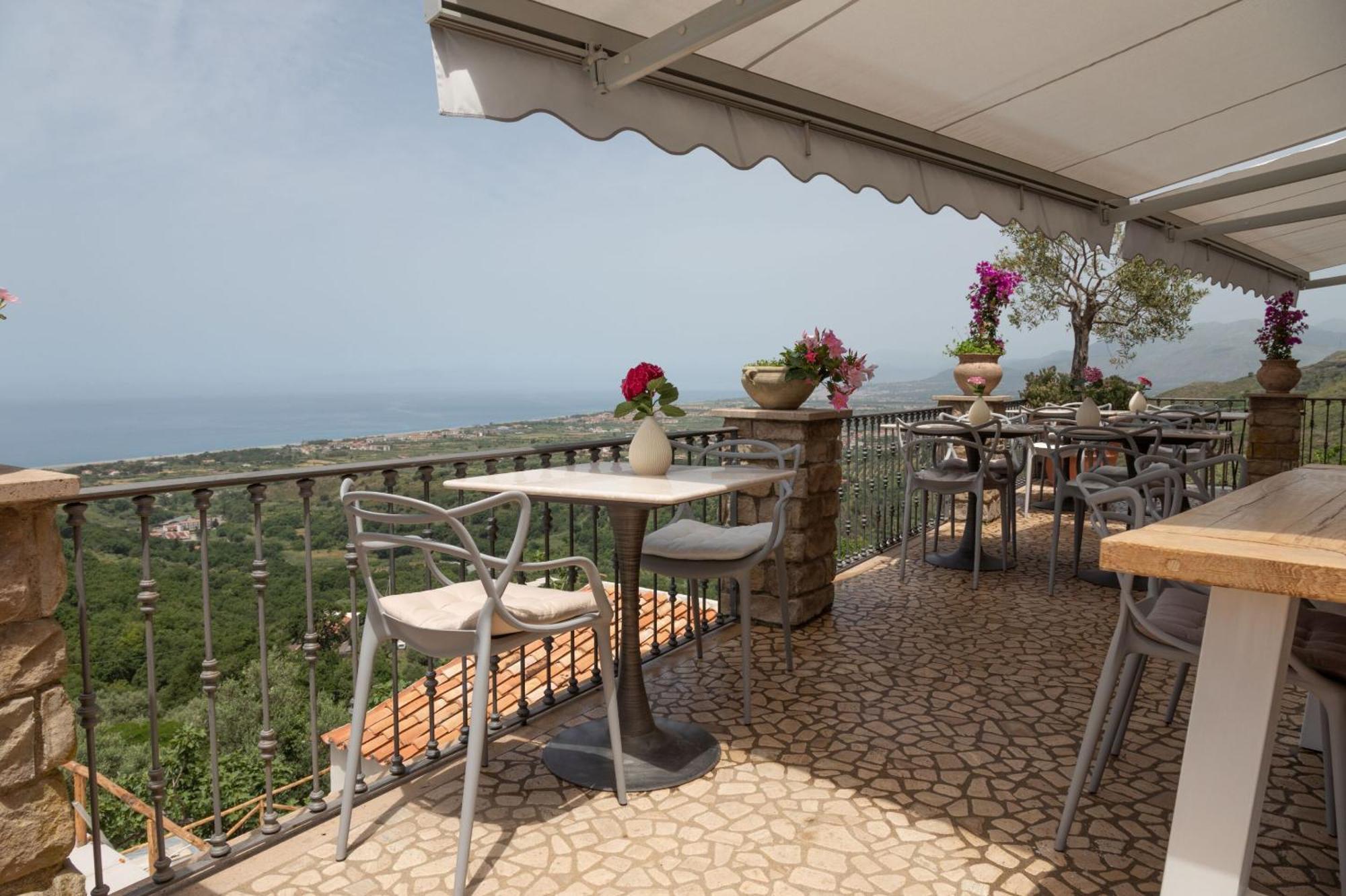 La Pastorella Boutique Hotel Маера Экстерьер фото