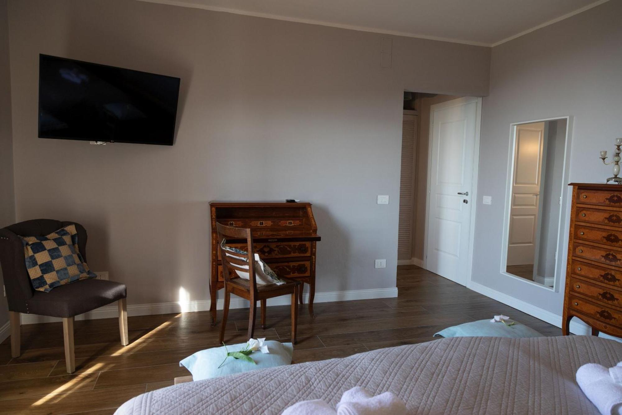 La Pastorella Boutique Hotel Маера Номер фото